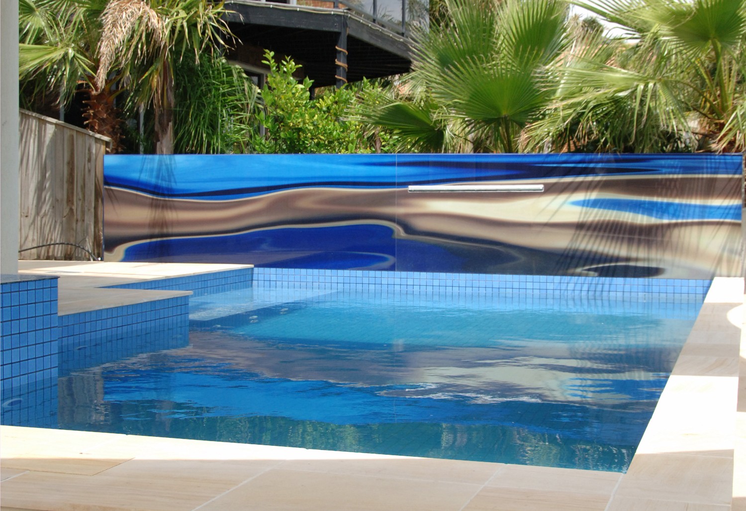printed-glass-pool-feature-art-modernart
